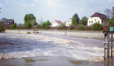 Wehr in Kleinblittersdorf bei Hochwasser #scary (Instagram)