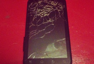 Auch ein Motorola Defy hält nicht ewig! #MotorolaBlur (Instagram)