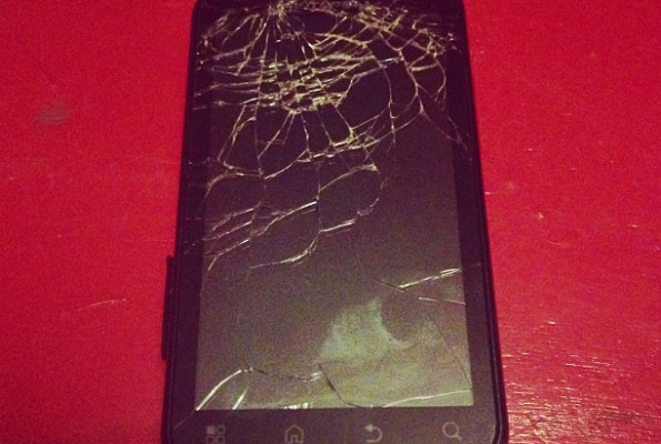 Auch ein Motorola Defy hält nicht ewig! #MotorolaBlur (Instagram)